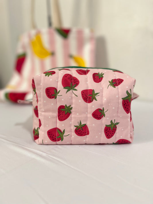 STRAWBERRY COSMETIC BAG