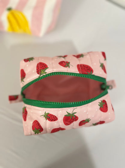 STRAWBERRY COSMETIC BAG